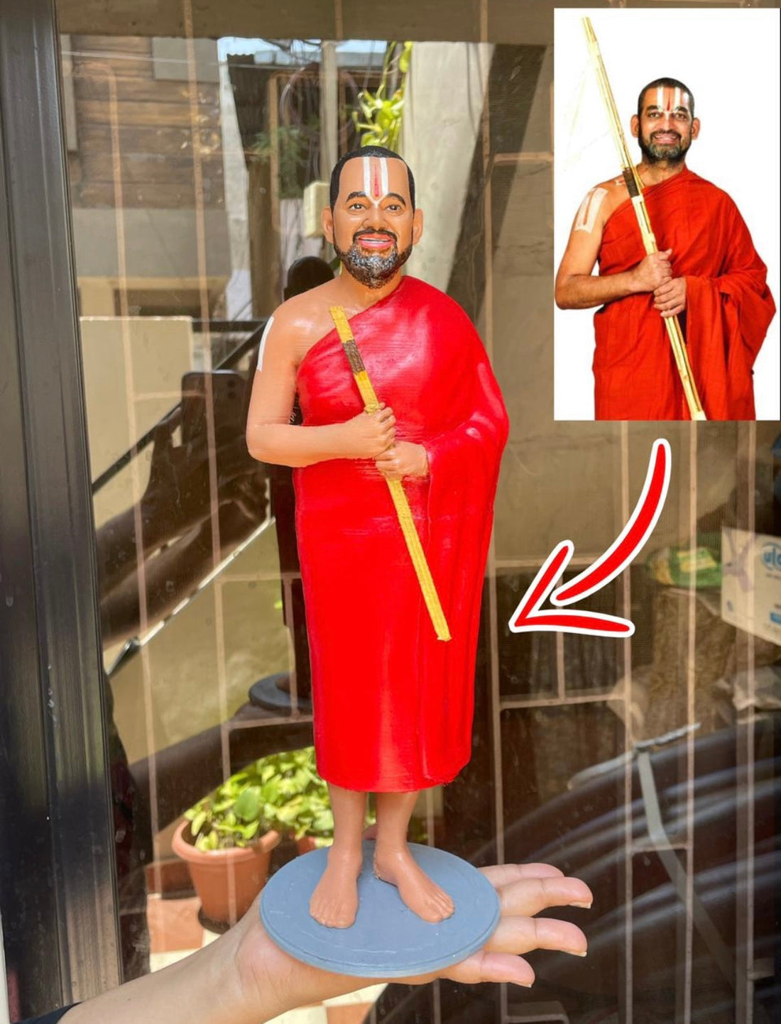 Mini Statue